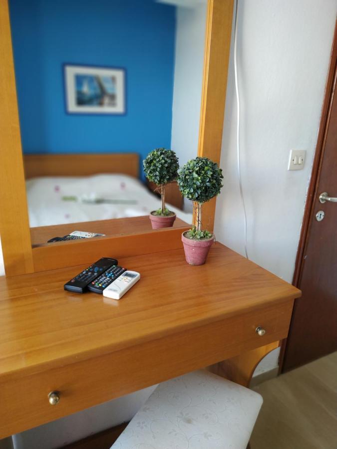 Flowers Studios Benitses  Luaran gambar